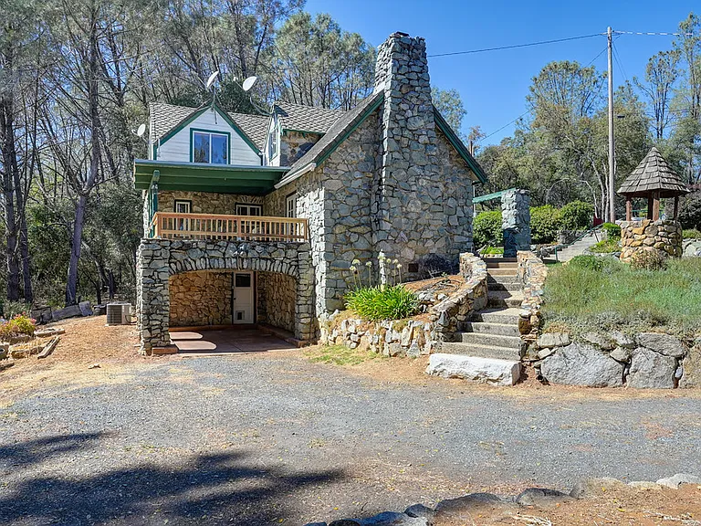 775 Lester Ln — Photo 62