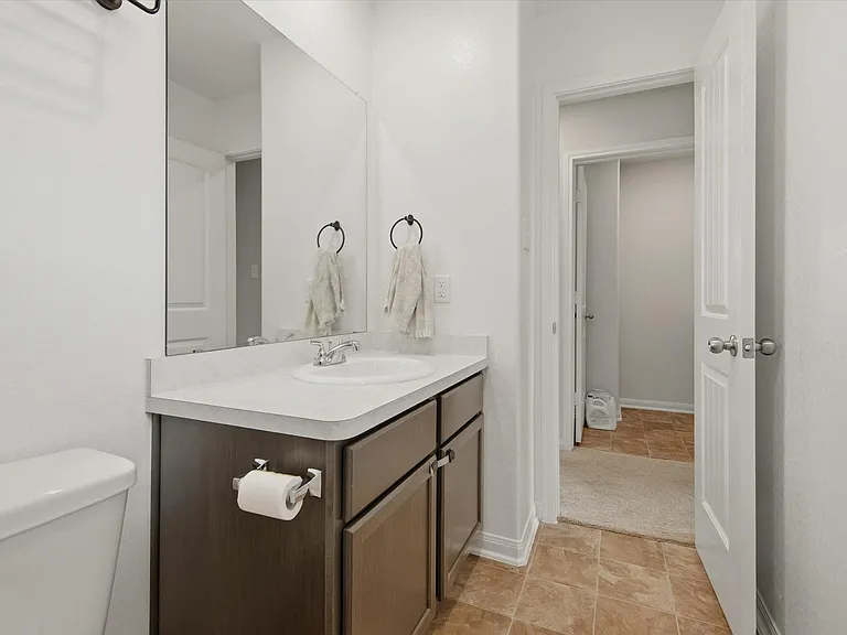 1228 Haverford Ln — Photo 31