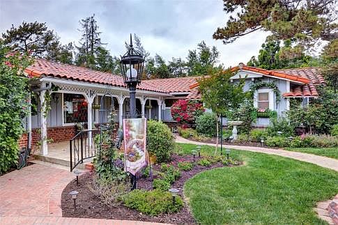 2nd image of 13721 Glenoaks Blvd