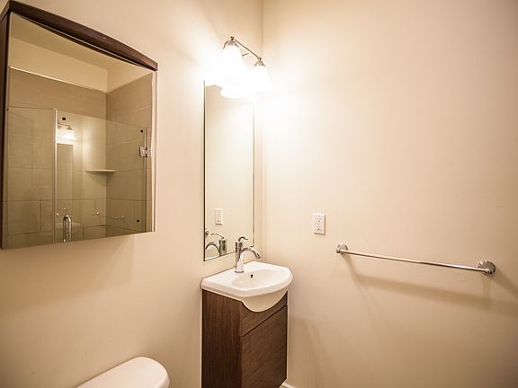5th image of 3842 Lancaster Ave APT 3