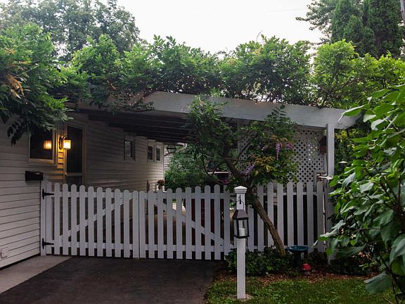 5th image of 260 Pingree Dr