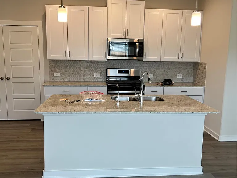 1722 Cayden Oak Ln — Photo 12
