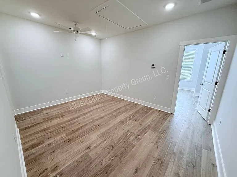 613 Miramar Ln — Photo 16