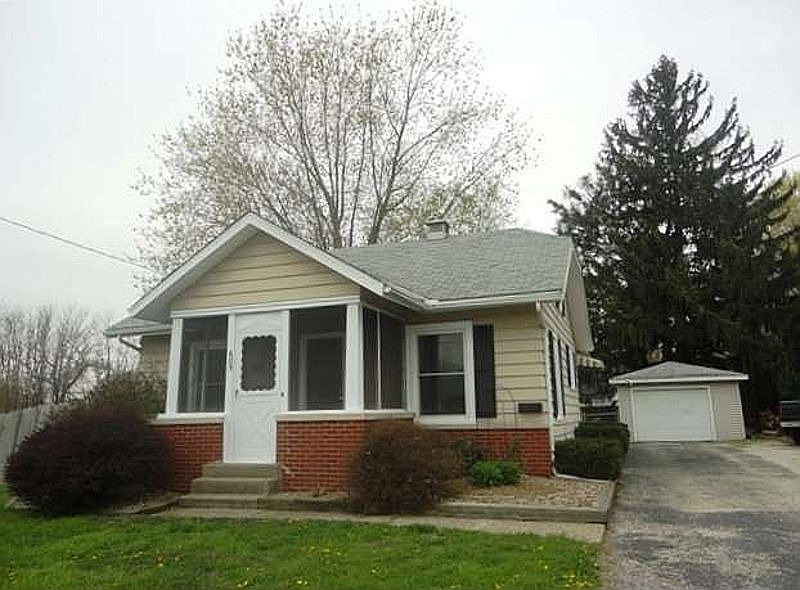 2nd image of 609 W Garfield Ave