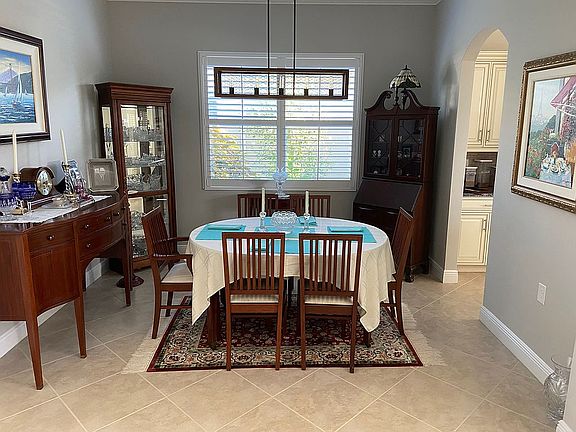 5th image of 10525 Carena Cir