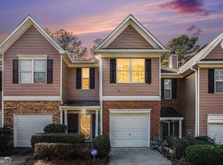 29 Oak Green Dr, Lawrenceville, GA 30044