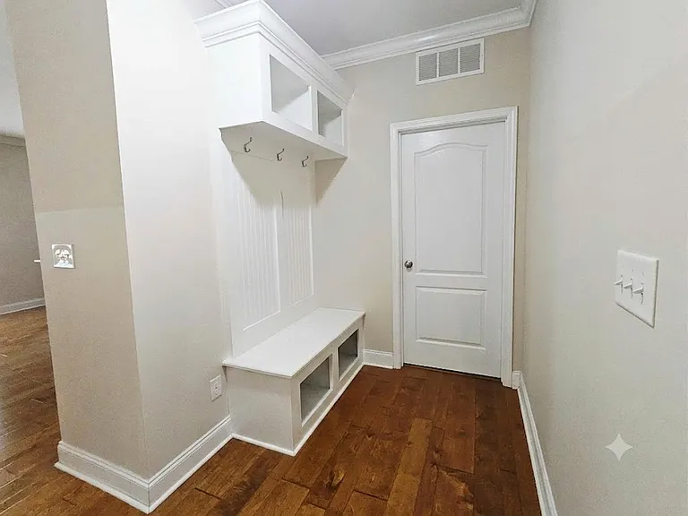 5790 Highland Grove Dr — Photo 13