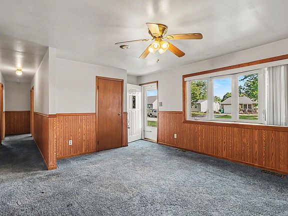 3rd image of 404 Sable Dr