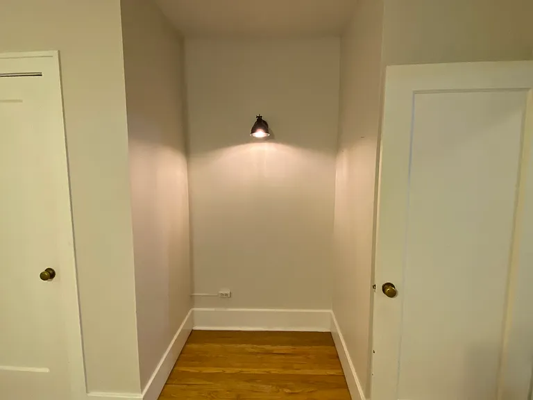 1275 N Clarkson St — Photo 24