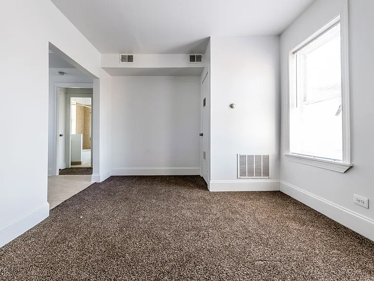 7812 S Emerald Ave — Photo 9