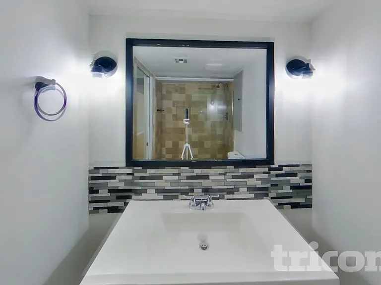 6237 W Marconi Ave — Photo 15