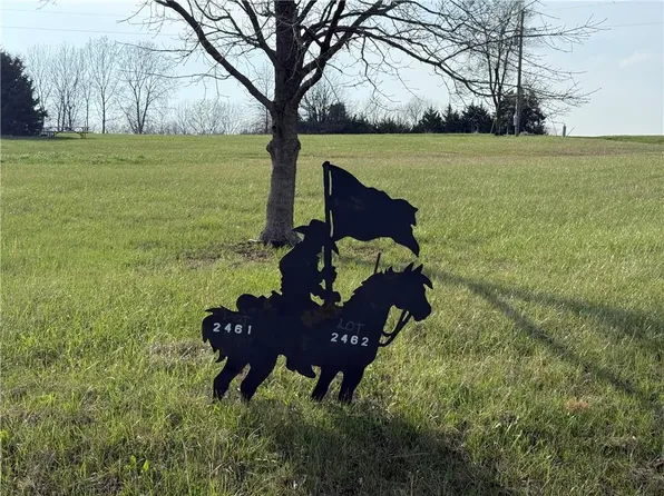 105 Hook Ct, Gallatin, MO 64640