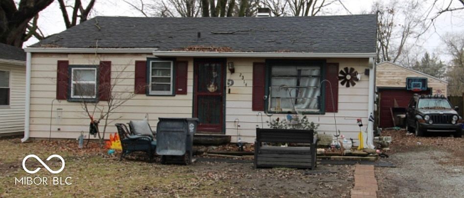 2nd image of 2314 E 4th St