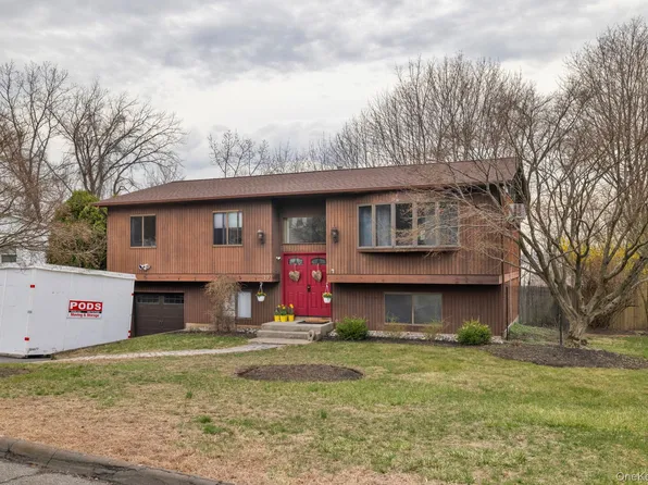 10 SKINNER Court, Tomkins Cove, NY 10986