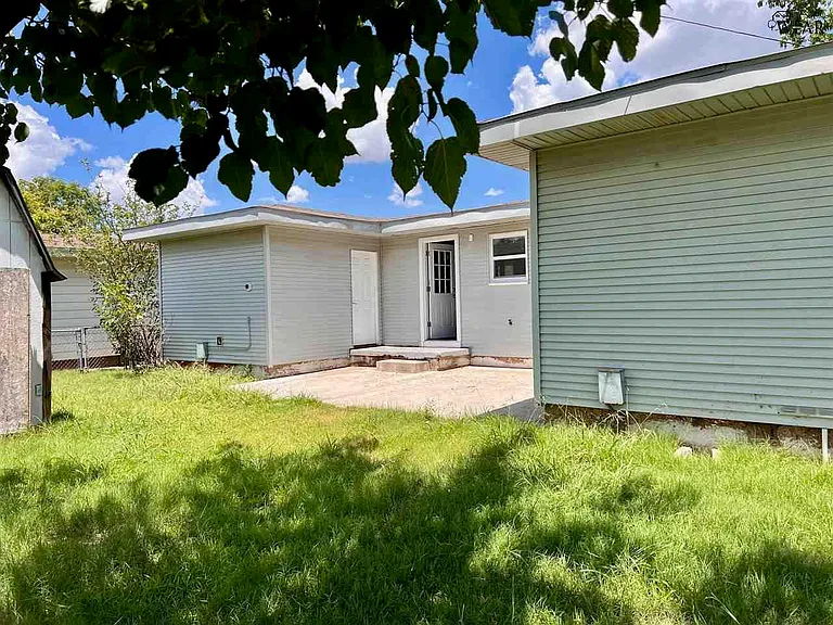 1525 Hursh Ave — Photo 9