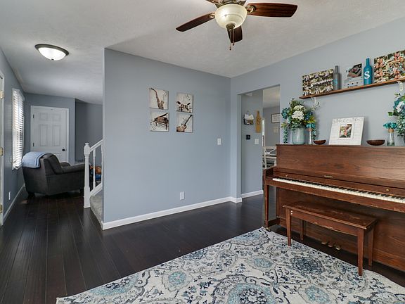 3rd image of 46 Ventnor Ave