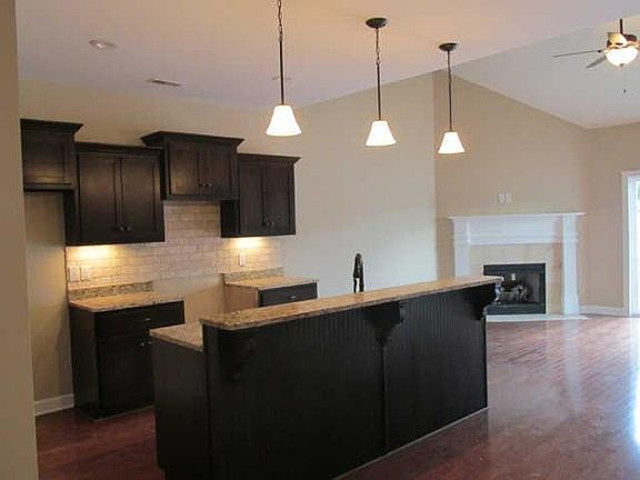 4th image of 2342 N Tennessee Blvd APT 701