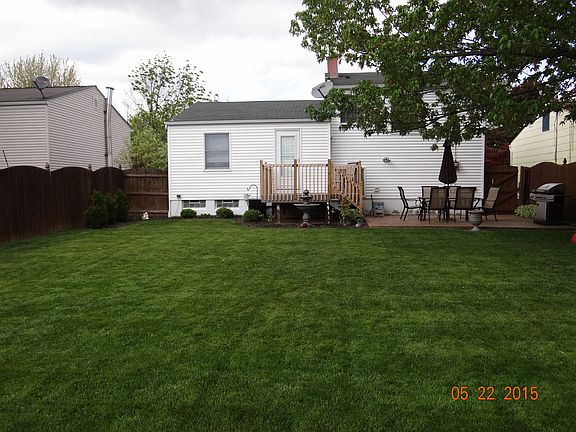 3rd image of 127 Autumnwood Dr