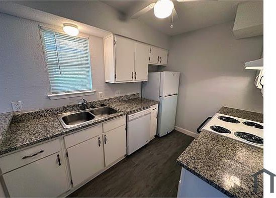 5th image of 4820 Wellesley Ave APT B