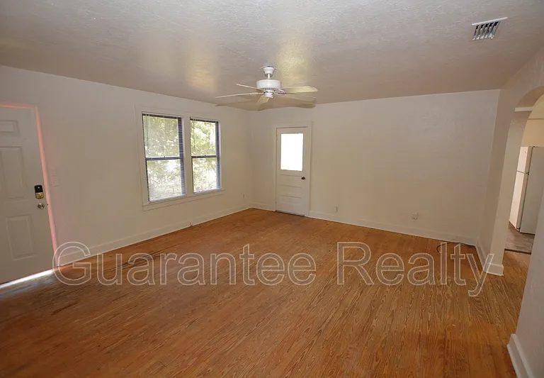 2246 SE 3rd Ave — Photo 7