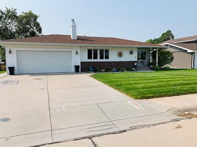 1st image of 7 Gateway Dr