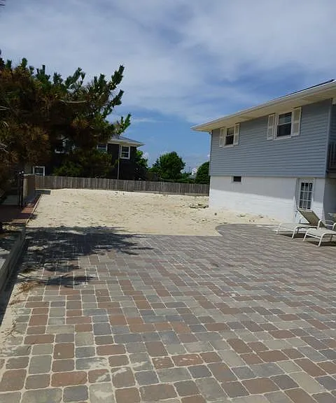 907 N Ocean Ave — Photo 16