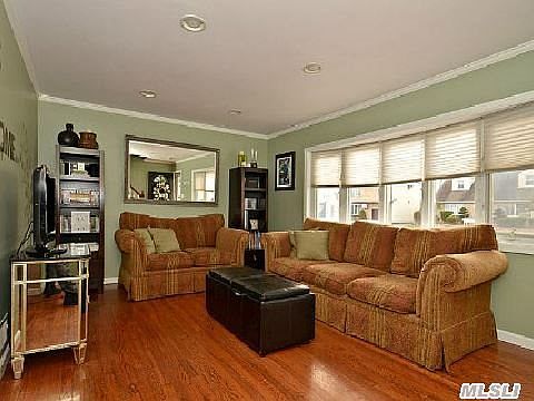 2nd image of 1931 Marion Dr