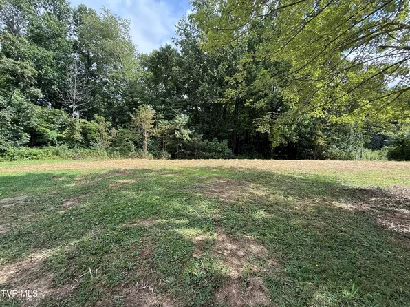 359 Rockhouse Rd, Johnson City, TN 37601