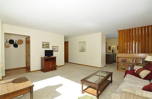 4th image of 9508 W Fiebrantz Ave