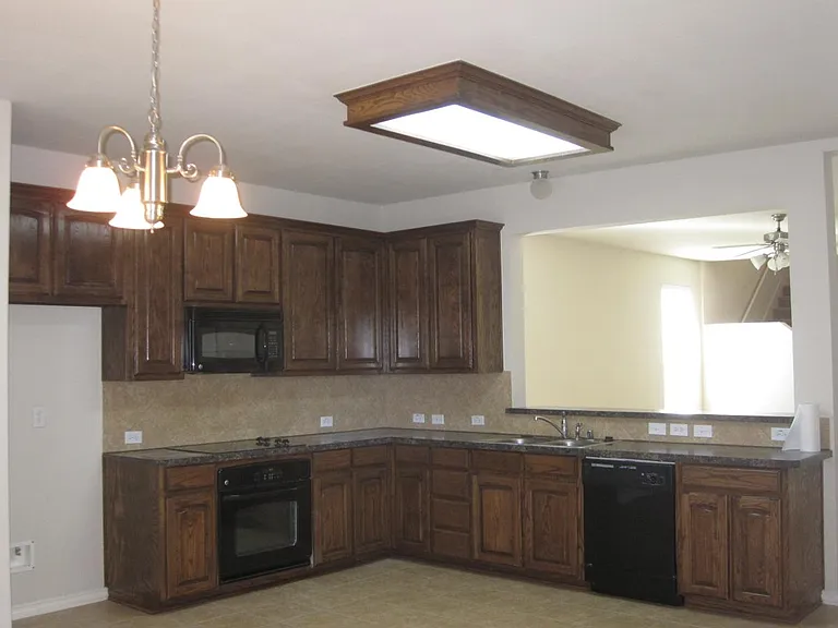 1100 Arthurs Ct — Photo 5