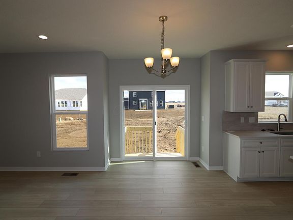 4th image of 1601 Longhill Dr