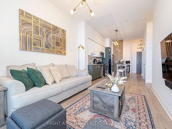 4th image of 7171 Yonge St #306