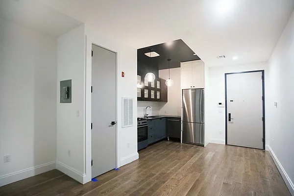 Rented by Cyberapts Management | media 15