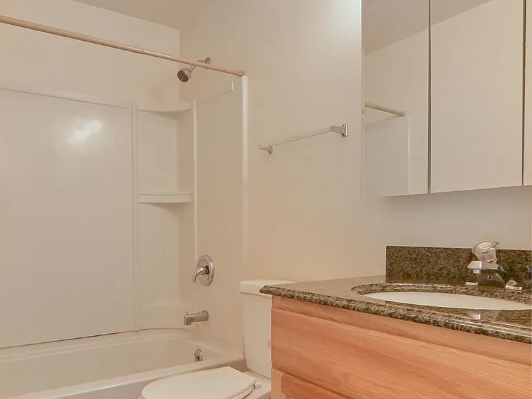 1437 High St — Photo 33