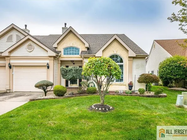 136 Birmingham Ln, Monroe Township, NJ 08831