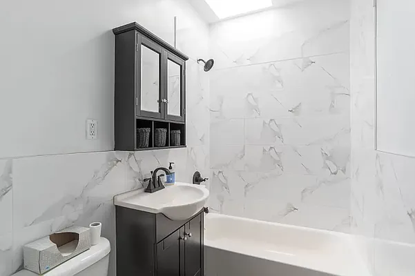 Rented by Hagstrom Management Inc | media 37