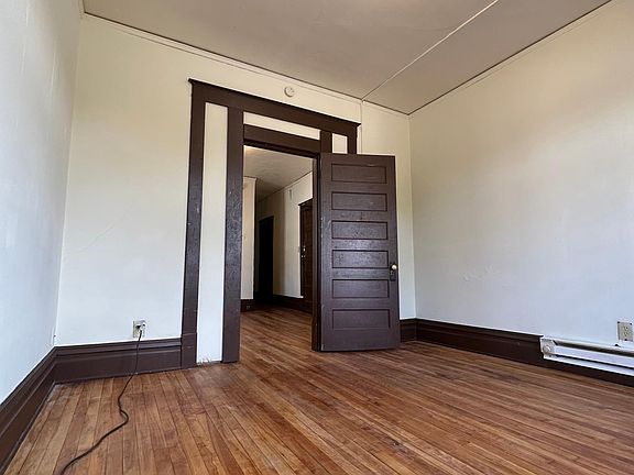 3rd image of 588 Reaney Ave #2