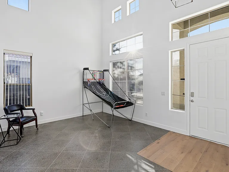220 W Beechnut Pl — Photo 21