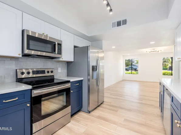 8821 N NEW WORLD Drive, Glendale, AZ 85302