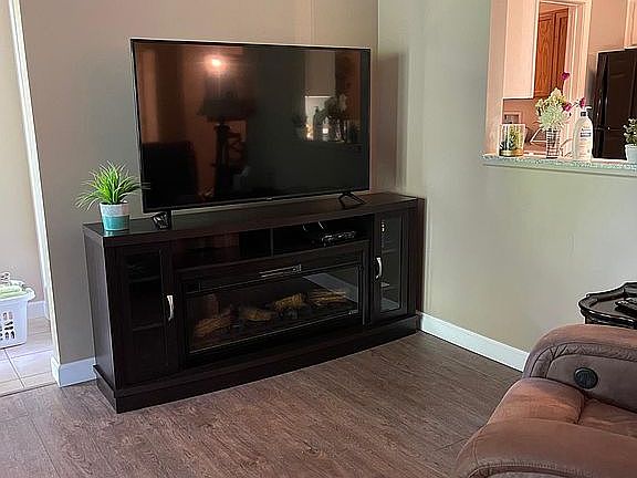 4th image of 7201 Channing Ln #7201