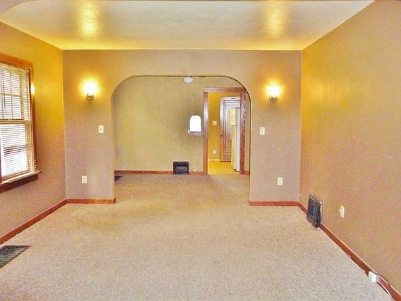 4th image of 325 Oakland Ave