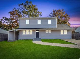12 Thorney Ave, Huntington Station, NY 11746