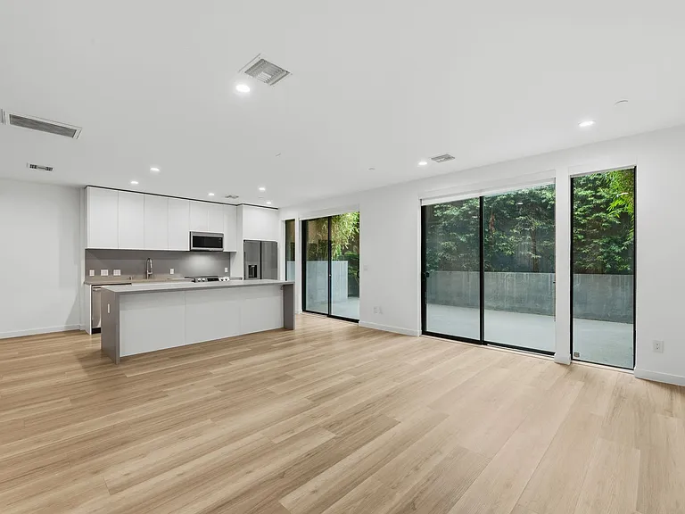 TALA Residences at 829 Larrabee Street — Photo 41