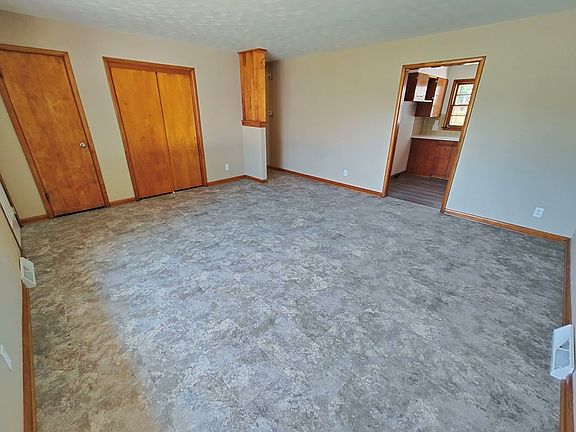 4th image of 1822 Haskett Ave