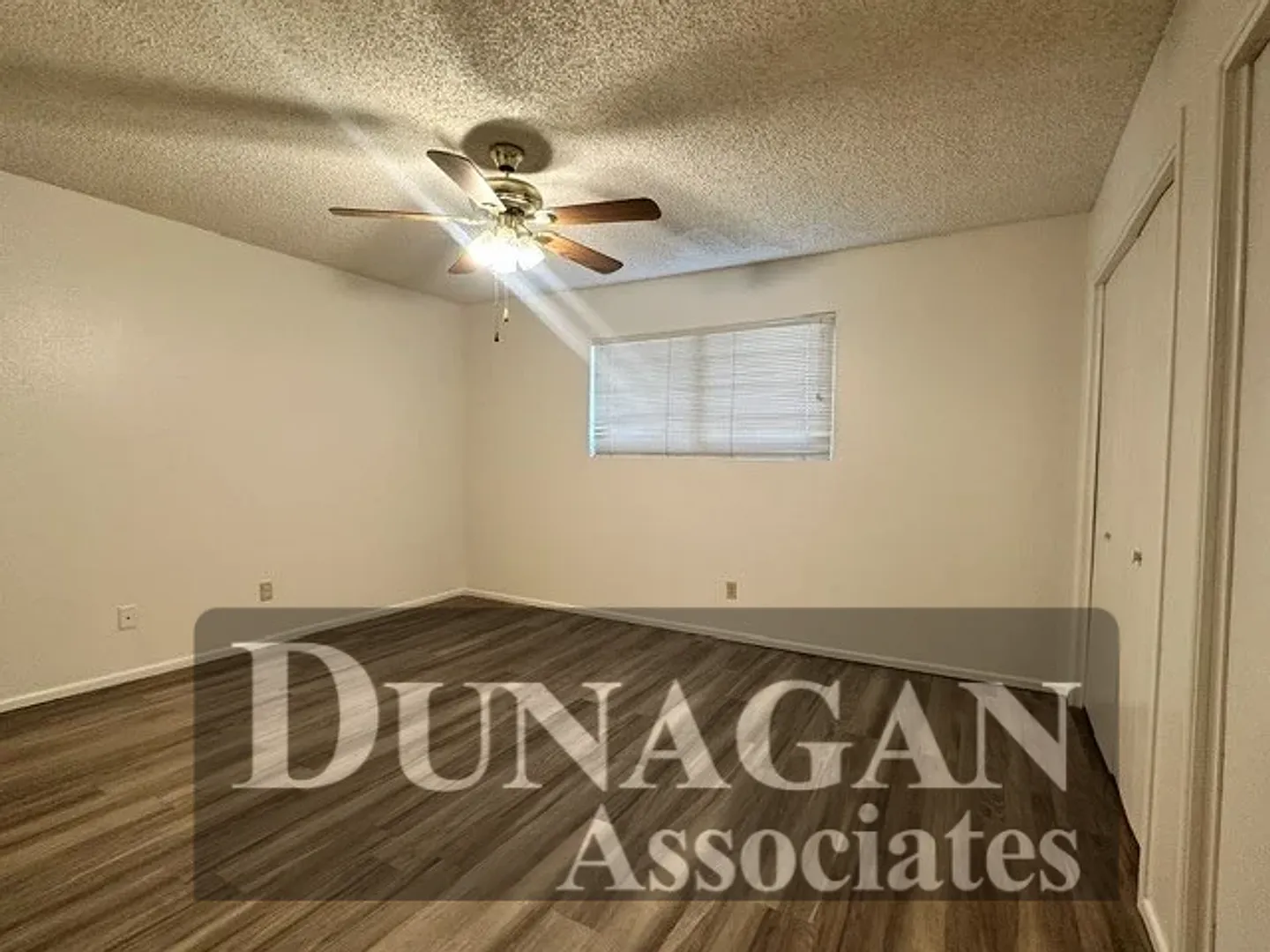 2 bed 2 bath condo - Due to HOA regulations tenants must be 35 years or older. — Photo 3