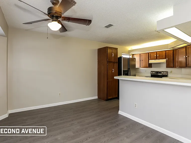 6604 Arancio Dr W — Photo 7