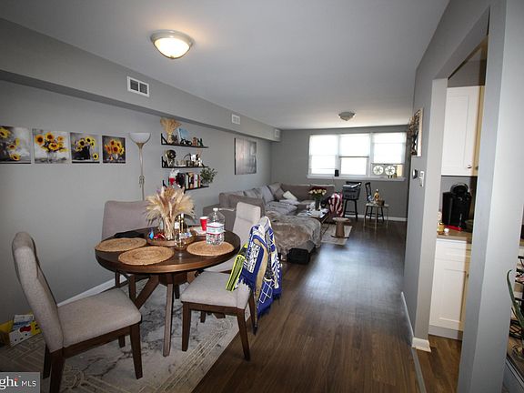 4th image of 7325 Rockwell Ave