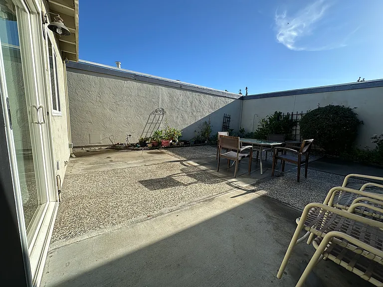 2297 Goldcrest Cir — Photo 26