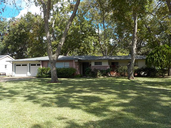 2nd image of 212 Oak Dr