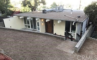 1st image of 32 Brocadero Pl